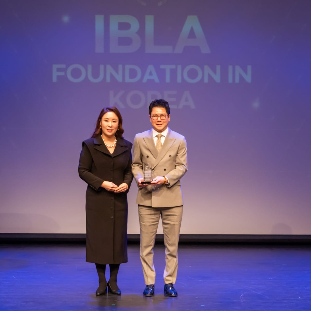 "대한민국엔터테인먼트협회 이일섭 회장"ㆍ '한국이블라재단 1주년 기념콘서트' 후원사로 참여.